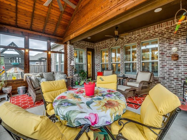 204 Shadow Creek Lane, Hickory Creek, TX 75065