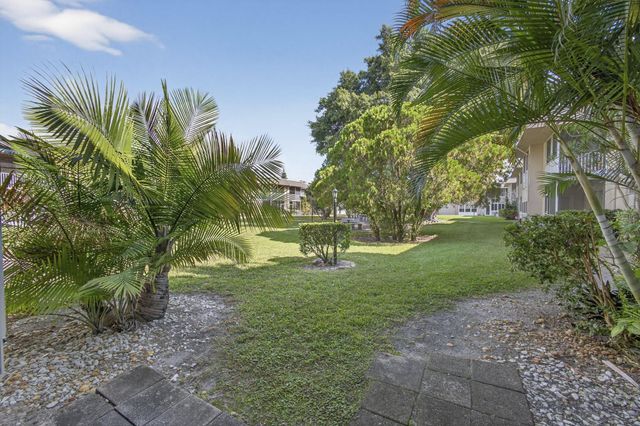 116 Oxford 200, West Palm Beach, FL 33417