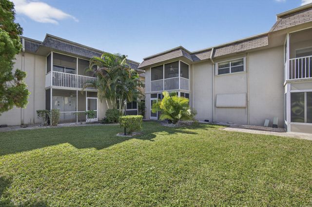 116 Oxford 200, West Palm Beach, FL 33417