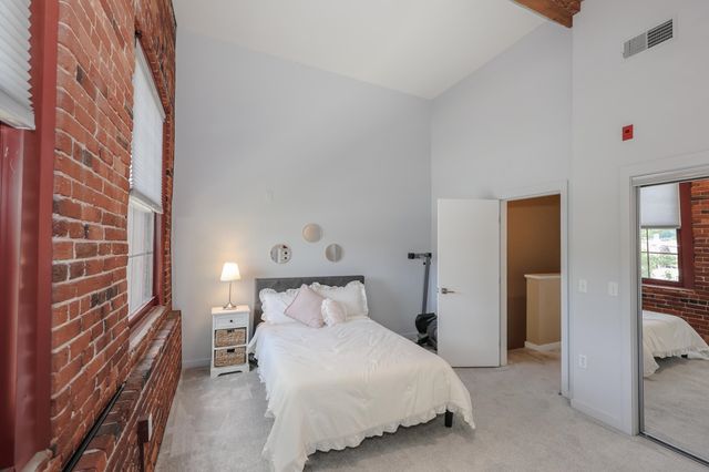 37 Church St Apt 7, Keene, NH 03431