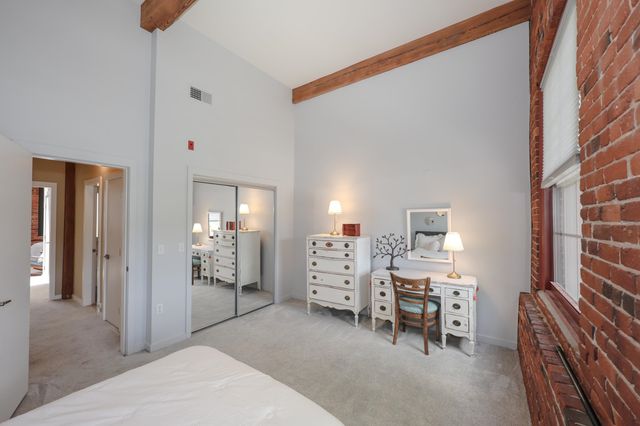 37 Church St Apt 7, Keene, NH 03431