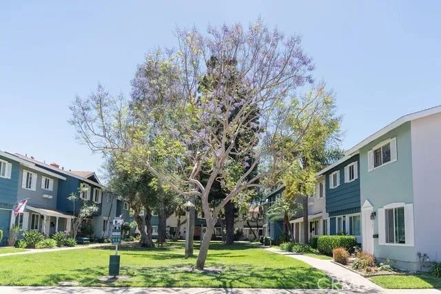 19842 Cambridge Lane, Huntington Beach, CA 92646