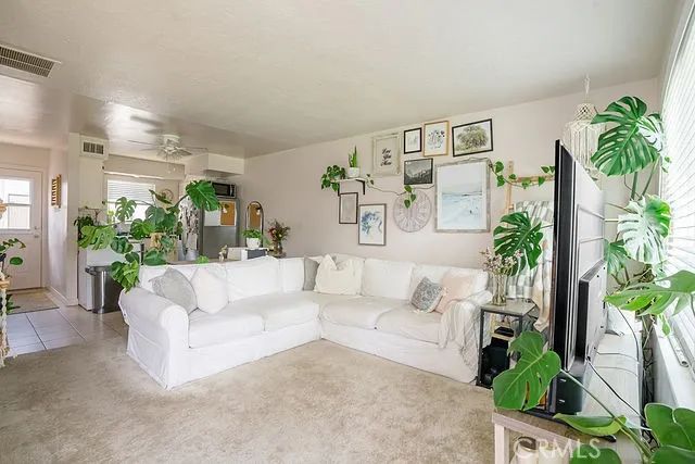 19842 Cambridge Lane, Huntington Beach, CA 92646