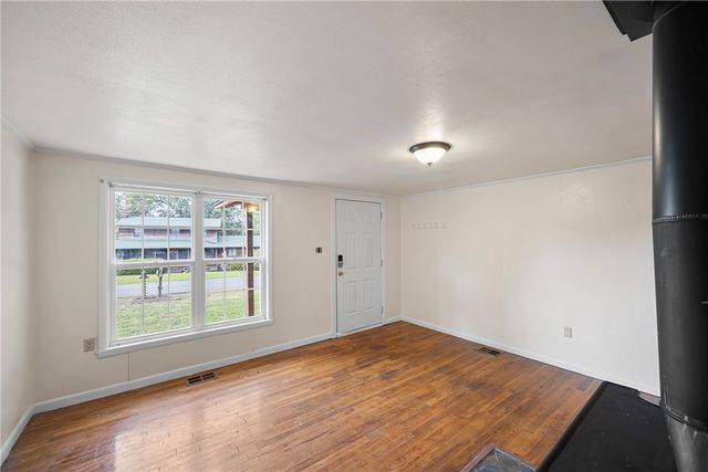 16 McDonald, London, AR 72847