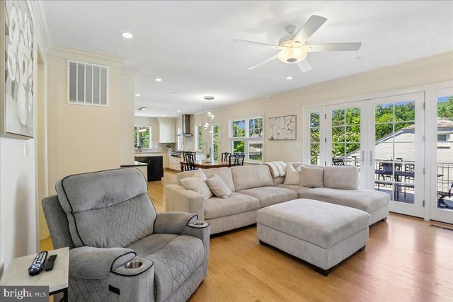 7800 RADNOR RD, Bethesda, MD 20817