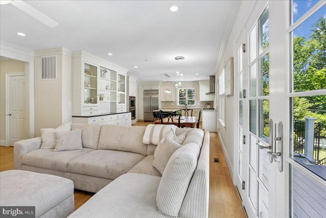 7800 RADNOR RD, Bethesda, MD 20817