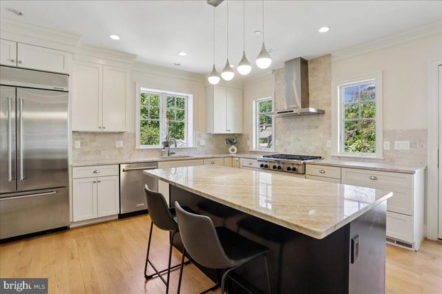 7800 RADNOR RD, Bethesda, MD 20817