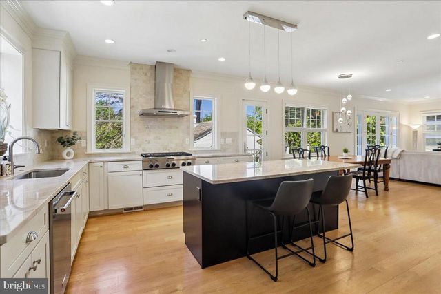 7800 RADNOR RD, Bethesda, MD 20817