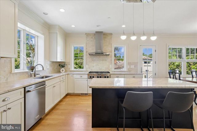 7800 RADNOR RD, Bethesda, MD 20817