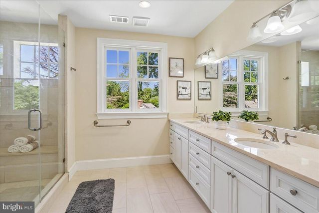 7800 RADNOR RD, Bethesda, MD 20817
