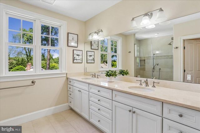 7800 RADNOR RD, Bethesda, MD 20817
