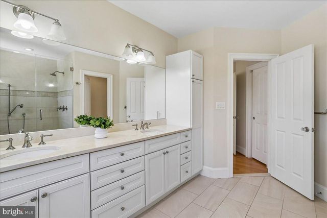 7800 RADNOR RD, Bethesda, MD 20817