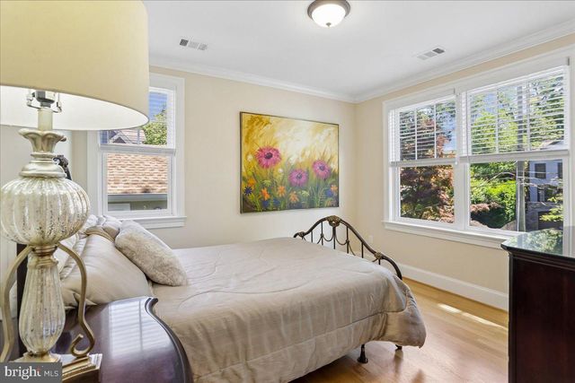 7800 RADNOR RD, Bethesda, MD 20817