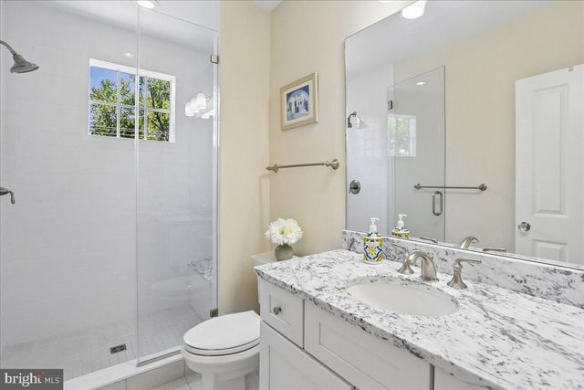 7800 RADNOR RD, Bethesda, MD 20817
