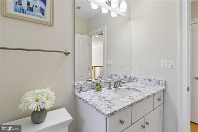 7800 RADNOR RD, Bethesda, MD 20817