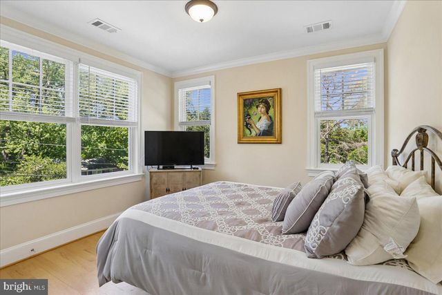 7800 RADNOR RD, Bethesda, MD 20817