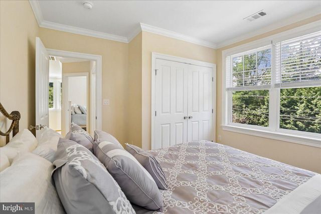 7800 RADNOR RD, Bethesda, MD 20817