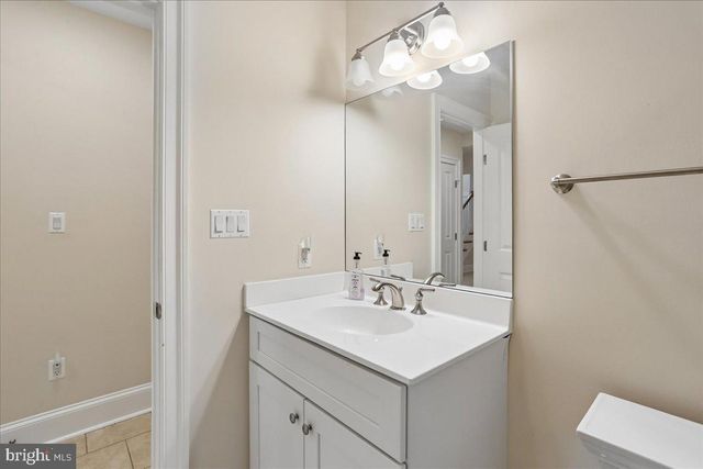 7800 RADNOR RD, Bethesda, MD 20817