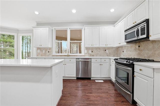 911 Laurel Crest Drive, Woodstock, GA 30189