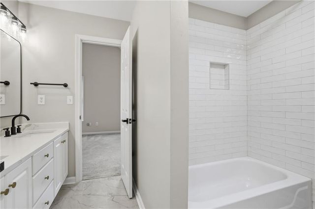 911 Laurel Crest Drive, Woodstock, GA 30189