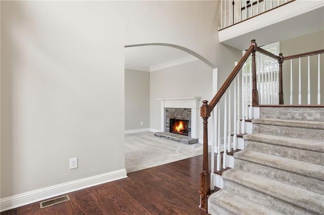 911 Laurel Crest Drive, Woodstock, GA 30189