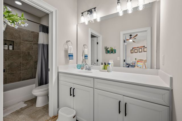 4176 Home Town Lane, Ravenel, SC 29470