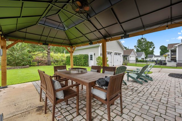 4176 Home Town Lane, Ravenel, SC 29470