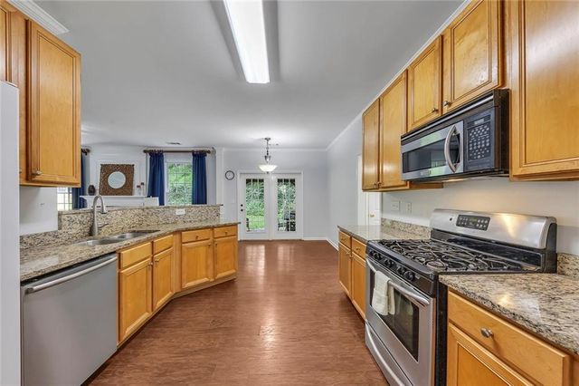 9745 Laguna Place, Gainesville, GA 30506