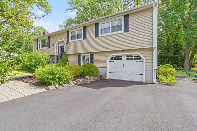 3 Young St, Lexington, MA 02420