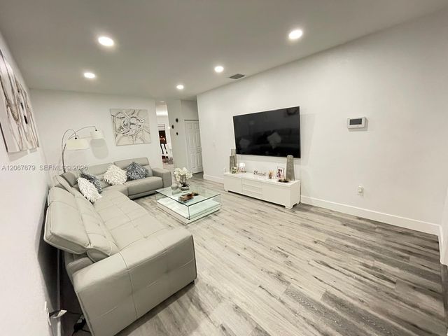 17430 SW 153rd Avenue ., Miami, FL 33187