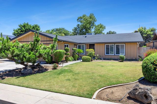 1468 Morris Avenue, Clovis, CA 93611