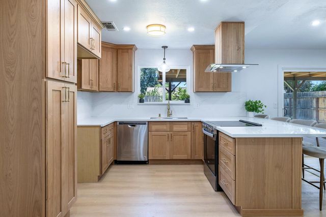 1468 Morris Avenue, Clovis, CA 93611
