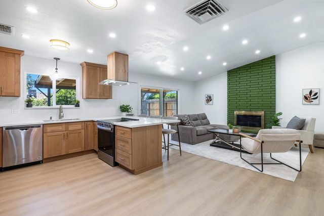 1468 Morris Avenue, Clovis, CA 93611