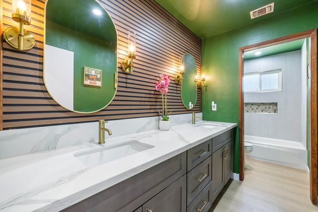 1468 Morris Avenue, Clovis, CA 93611