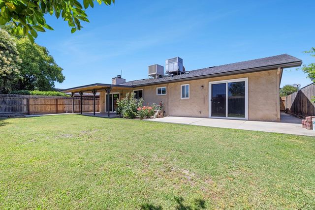 1468 Morris Avenue, Clovis, CA 93611