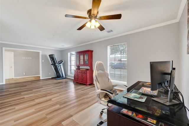 1040 Glenview Drive, Pearland, TX 77581