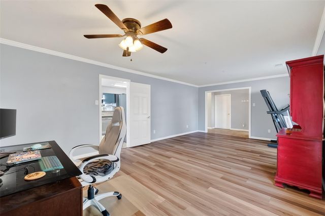 1040 Glenview Drive, Pearland, TX 77581