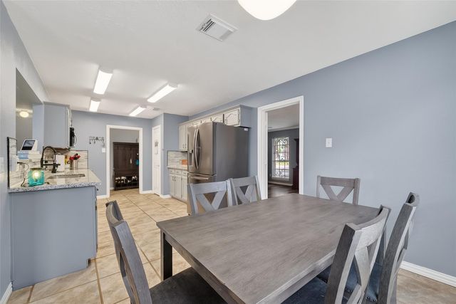 1040 Glenview Drive, Pearland, TX 77581