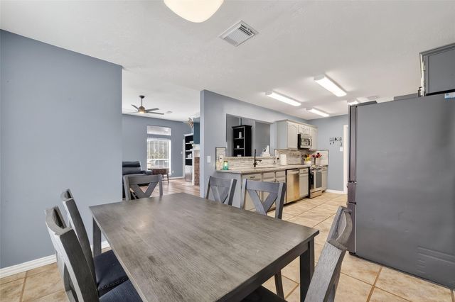 1040 Glenview Drive, Pearland, TX 77581