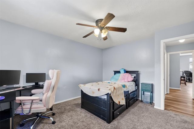 1040 Glenview Drive, Pearland, TX 77581