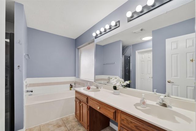 1040 Glenview Drive, Pearland, TX 77581