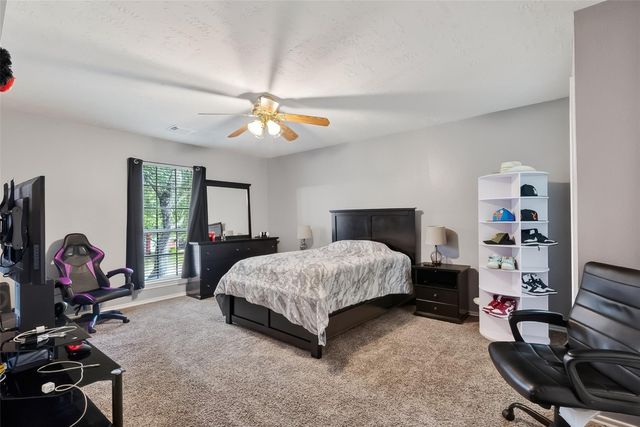 1040 Glenview Drive, Pearland, TX 77581