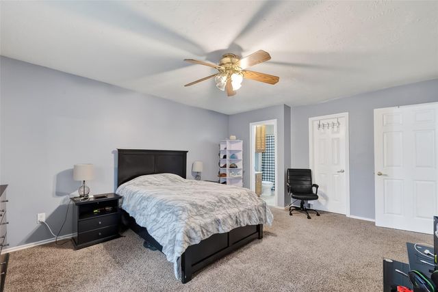 1040 Glenview Drive, Pearland, TX 77581