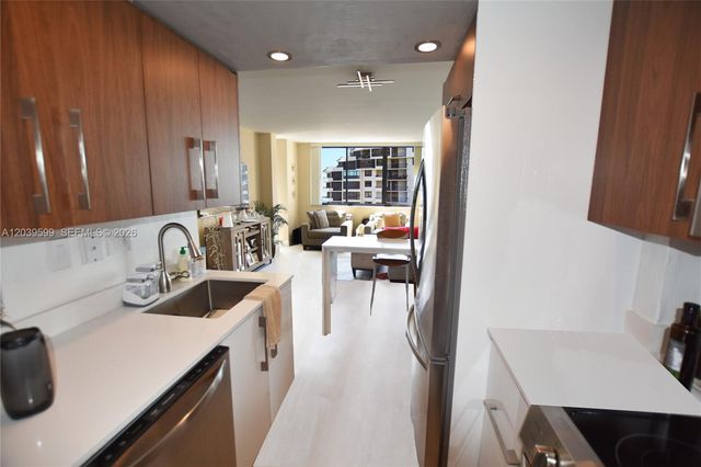 540 Brickell Key Drive 1025, Miami, FL 33131