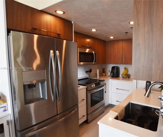 540 Brickell Key Drive 1025, Miami, FL 33131
