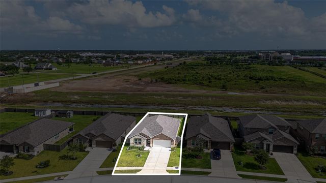 10005 Hermann Trace, Texas City, TX 77591