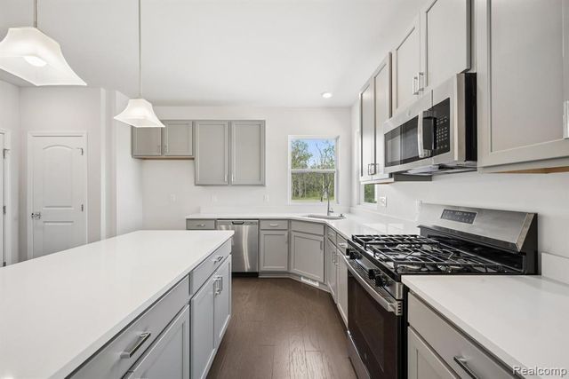27110 Gallop Way, Saline, MI 48176