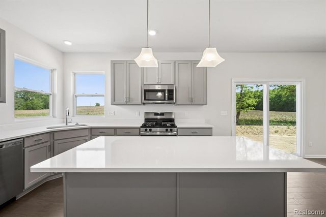 27110 Gallop Way, Saline, MI 48176