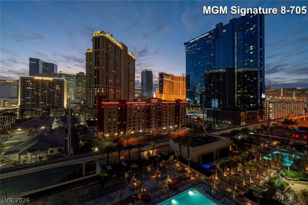 135 East Harmon Avenue 805, Las Vegas, NV 89109 — photo 2