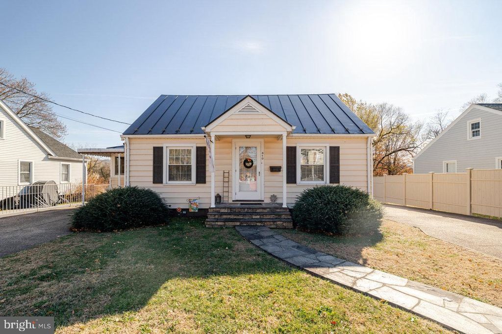 410 E EAST ROCKINGHAM ST, Elkton, VA 22827